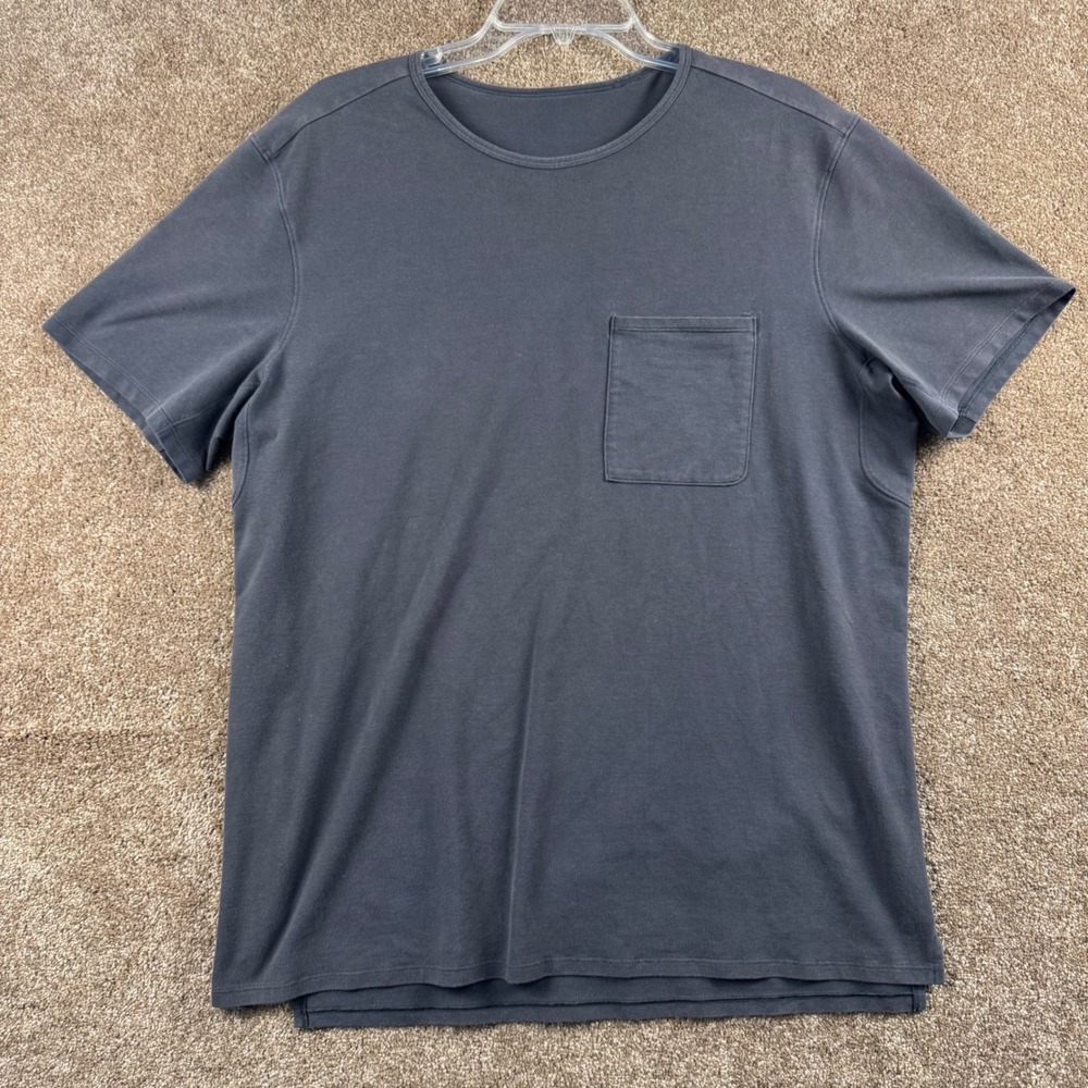 Lululemon Mens Short Sleeve Pocket T-Shirt Gray Crew Neck Side Slit Size XL
